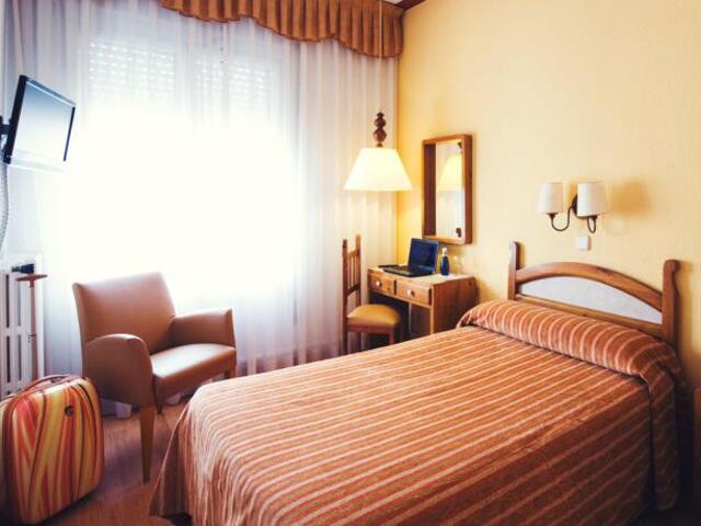 фото отеля Hotel Miramar Badalona изображение №1
