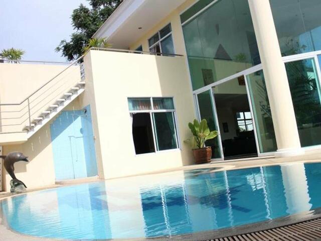 фото отеля Penthouse Pool Villa Pattaya изображение №9