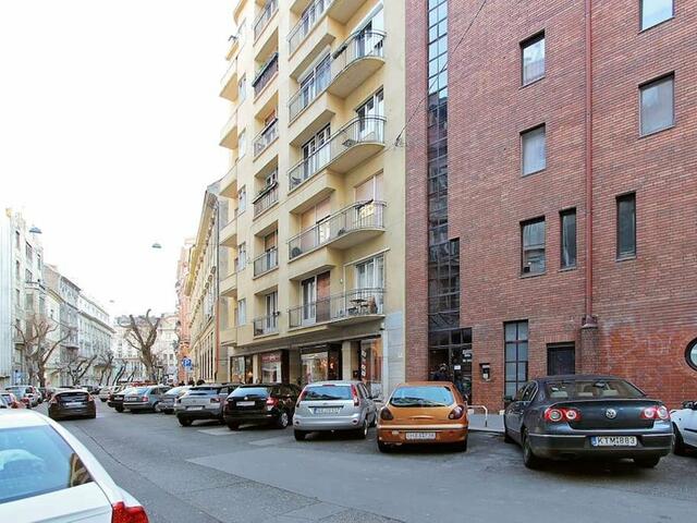фото отеля Living Budapest Apartment Semmelweis изображение №1