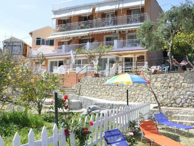 фото Molos Beach Apartments изображение №10