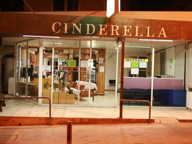 фотографии отеля Cinderella Flats изображение №7