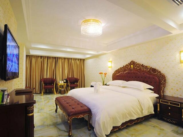 фотографии отеля Jiulong Wenquan Hoilday Hotel изображение №23