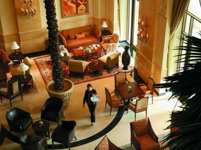 фото Shangri-La Hotel Apartments Qaryat Al Beri изображение №18