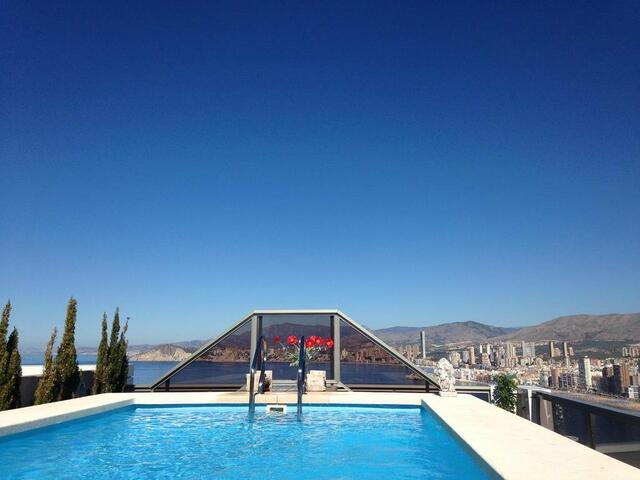 фотографии отеля Benidorm Gemelos penthouse with private pool изображение №11