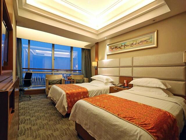 фото отеля Golden Seaview Hotel изображение №25