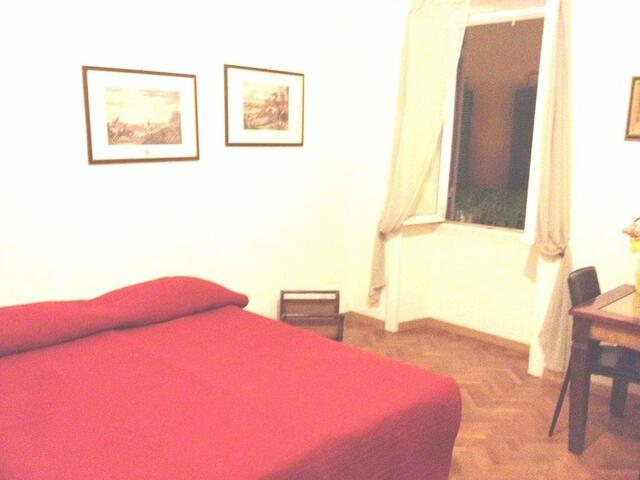 фото Genny Rooms Piazza di Spagna изображение №18