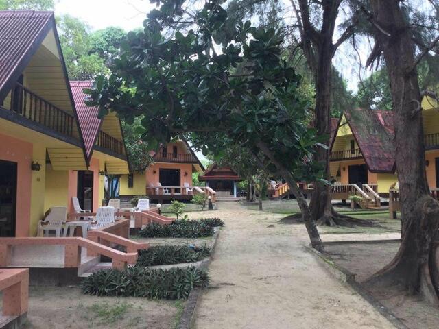 фотографии отеля Andaman Beach Resort изображение №19