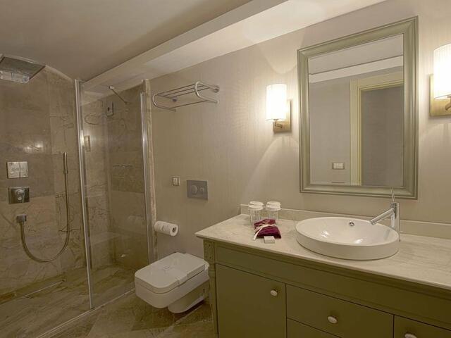 фотографии отеля Pinehill Hotel & Suites изображение №23
