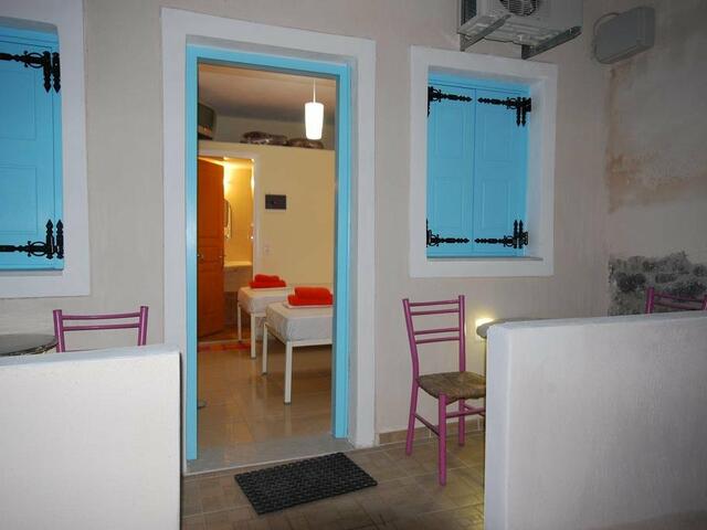фото Santorini Hostel изображение №22