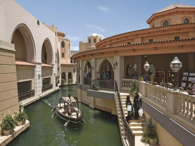 фотографии отеля Shangri-La Hotel Apartments Qaryat Al Beri изображение №3