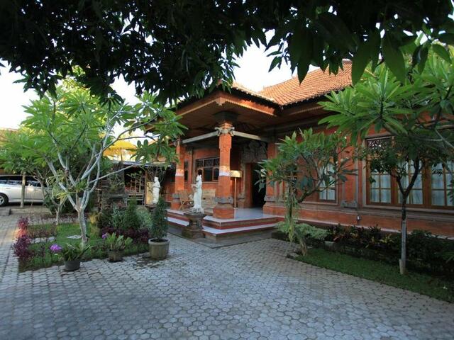 фотографии отеля Bali Sunshine Homestay & Gallery изображение №15