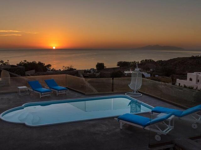 фото отеля Queen of Santorini изображение №9