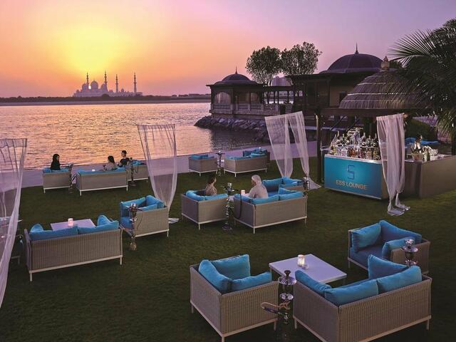 фото отеля Shangri-La Hotel Apartments Qaryat Al Beri изображение №9