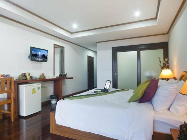 фото отеля Lipa Bay Resort изображение №17