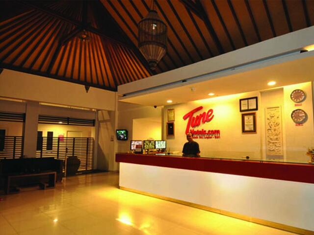 фото Tune Hotel: Legian, Bali изображение №14