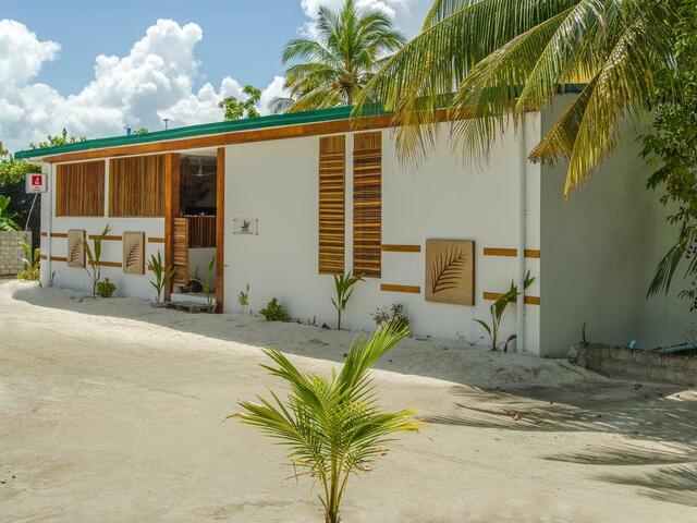 фотографии Dhiffushi White Sand Beach Hotel изображение №20