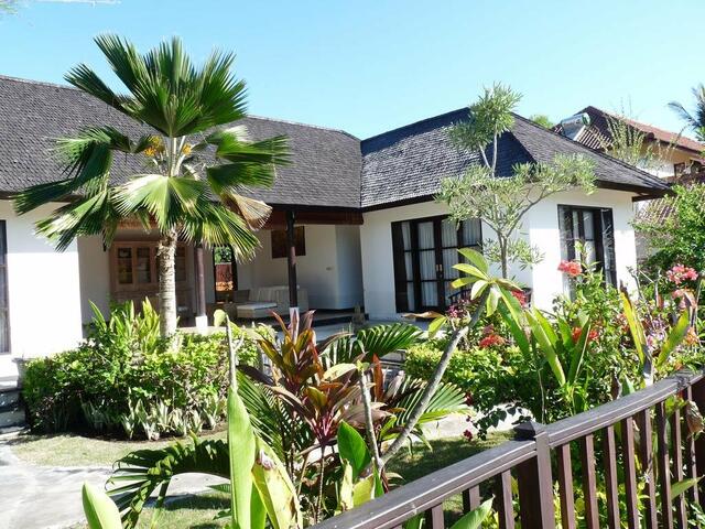 фото отеля Taman Dewi Sri Villa et Bungalow изображение №29