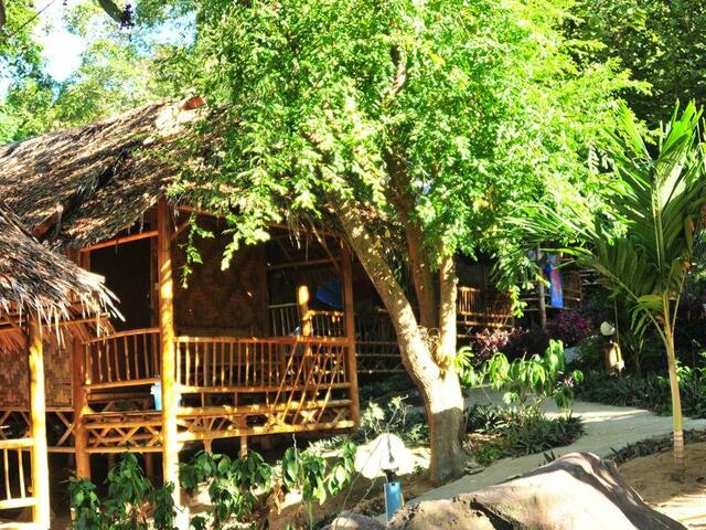 фотографии отеля Phutawan Bamboo Resort изображение №7