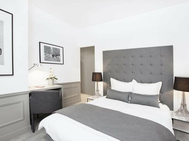 фото отеля Luxury 3 Bedroom Le Marais изображение №9