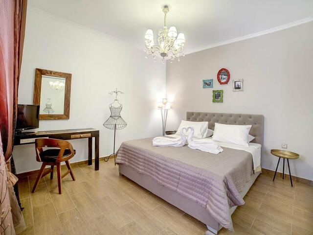 фото отеля Suite Home Santorini изображение №1