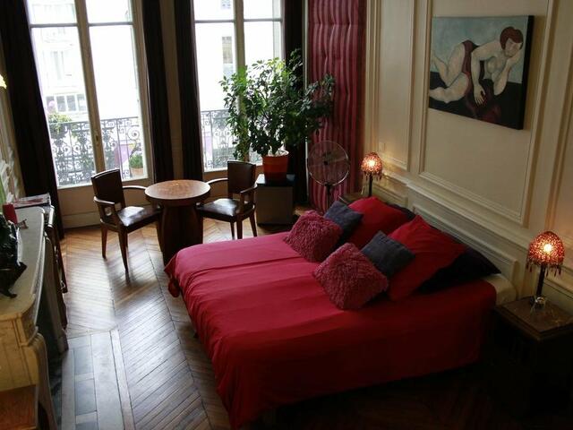 фото отеля A Room In Paris изображение №13