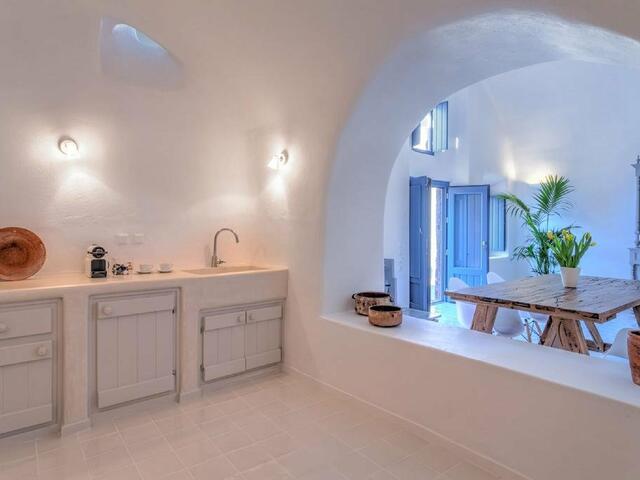 фото Luna Santorini Suites изображение №10