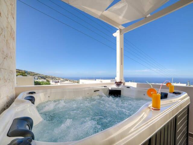 фото отеля Suite Home Santorini изображение №9