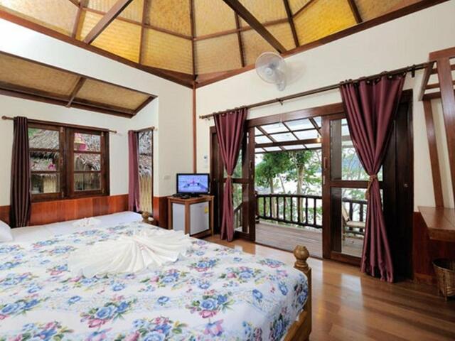 фото Sunwaree Phi Phi Resort изображение №22