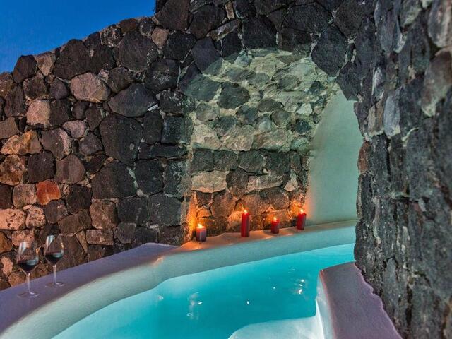 фото Luna Santorini Suites изображение №2