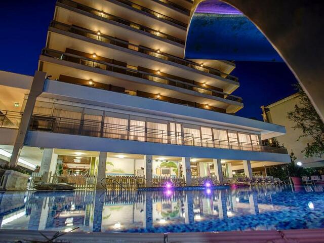фотографии Hotel Gambrinus Tower Resort изображение №16