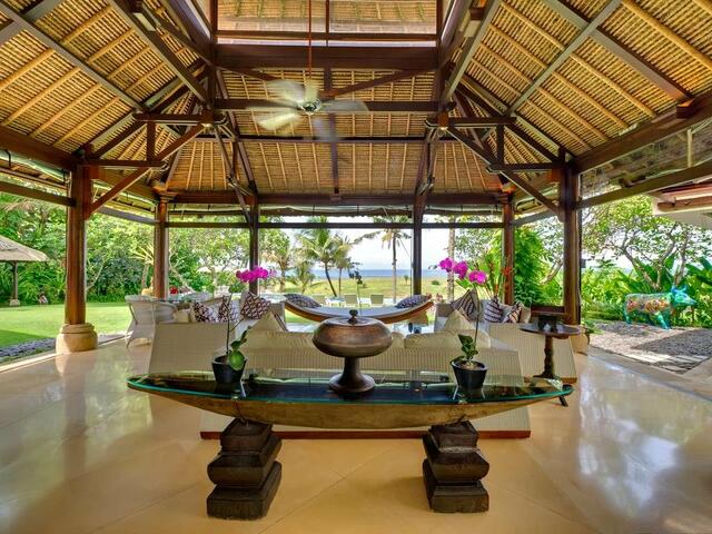 фото отеля Sungai Tinggi Beach Villa - an elite haven изображение №17