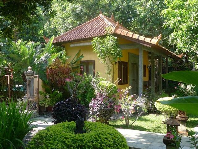 фото Guesthouse Taman Ayu изображение №6