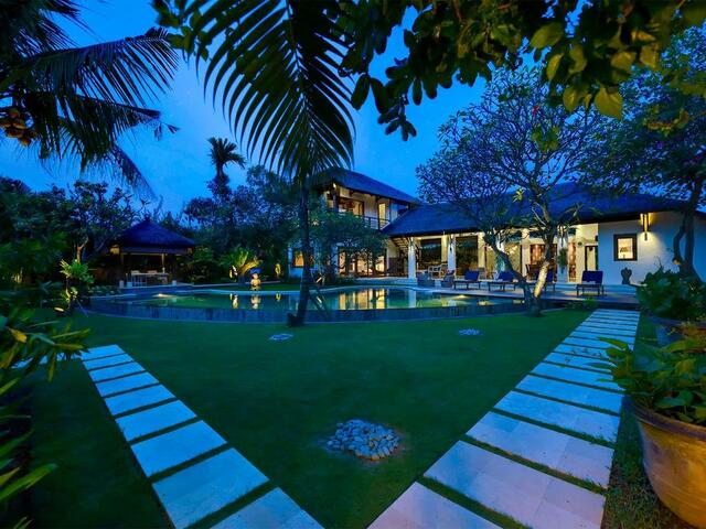 фотографии отеля Villa Maharaj - an elite haven изображение №3