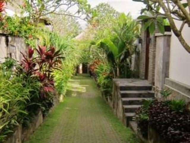 фото Villa Rona Bali изображение №2