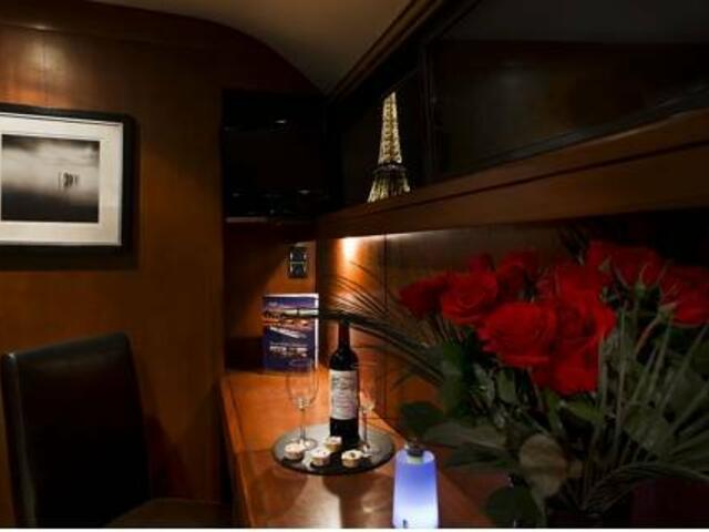 фото VIP Paris Yacht Hotel изображение №18