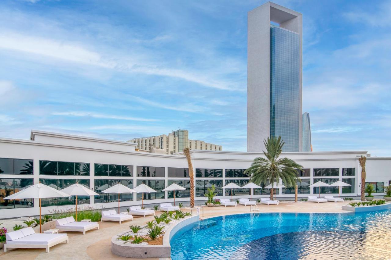 Туры в отель Radisson Blu Hotel & Resort, Abu Dhabi Corniche 5*, ОАЭ, Абу  Даби / Аль Айн — цены и отзывы 2024 Hilton Abu Dhabi Hotel